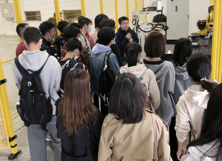 热烈欢迎常熟理工师生一行莅临九游会J9参观交流