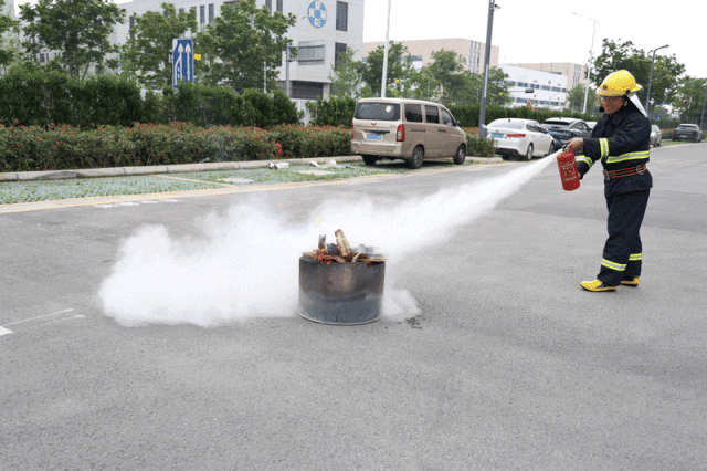 人人讲安全 个个会应急 | 九游会J9开展消防演习活动